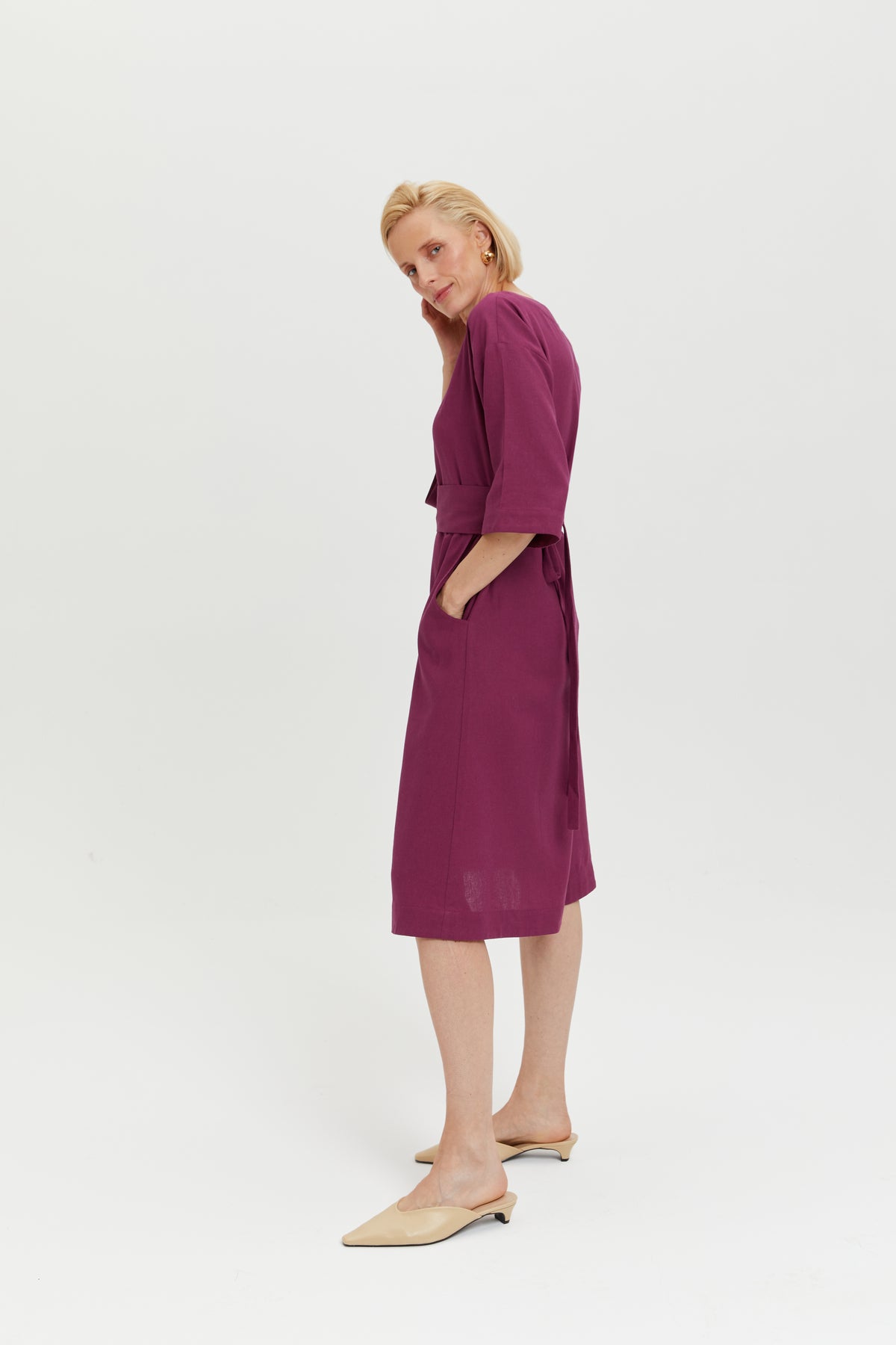 Mane | Elegantes Midikleid mit Kimono-Gürtel in Lila