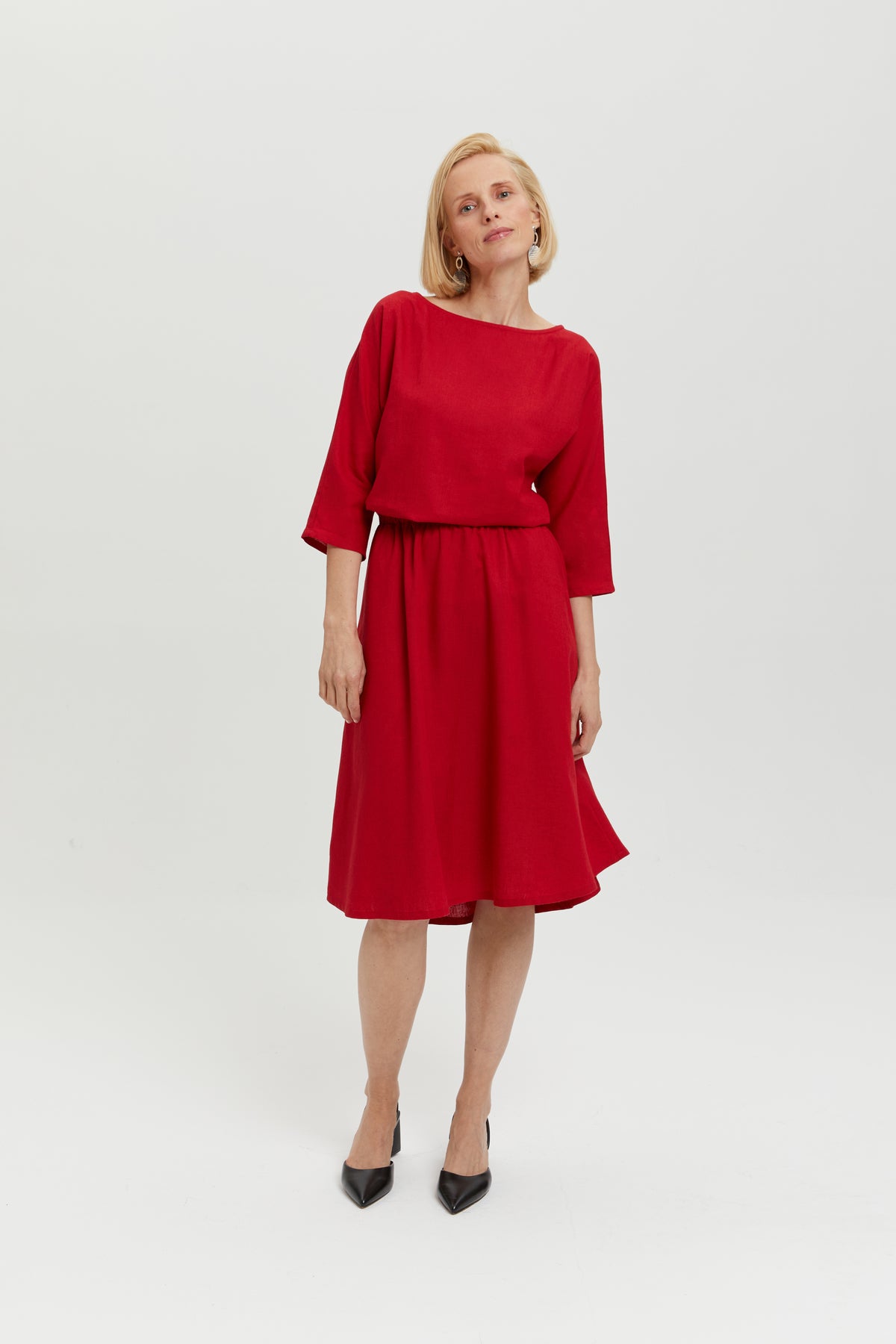 Nane | Linen Dress with 3/4 Sleeves in Red