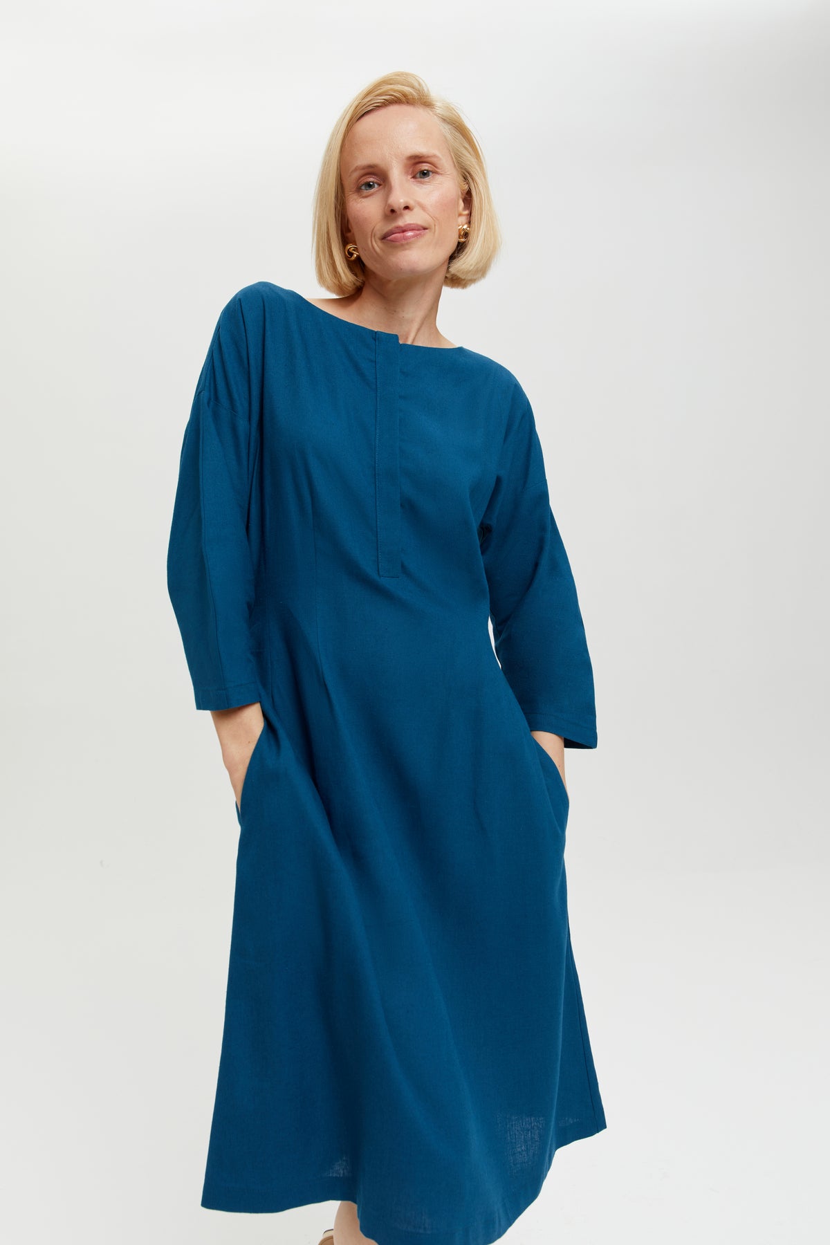 Lusin | Midi Linen Dress with Button-Front in Petrol-Blue