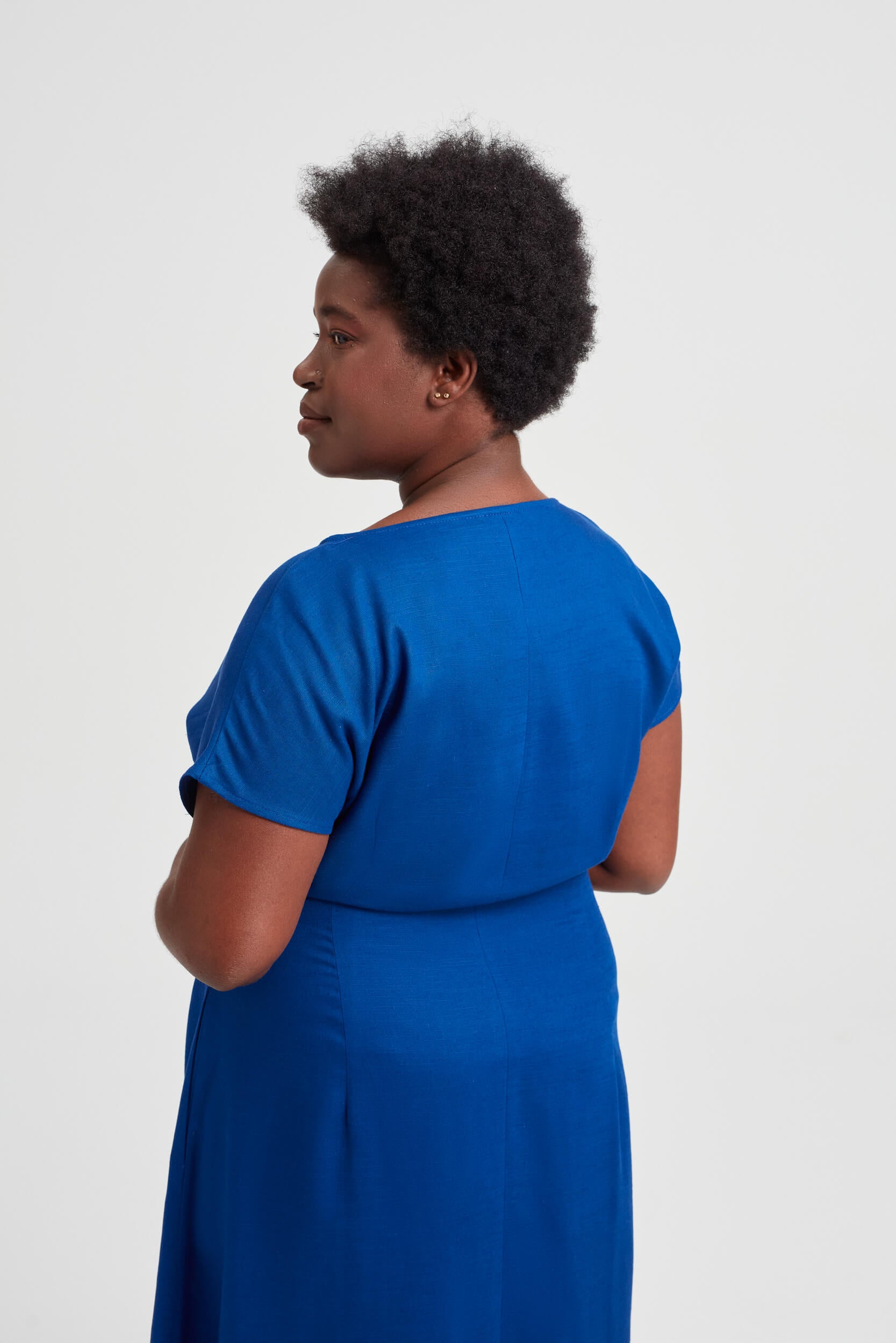 AYANI_SATI_plus_size_blue_dress_elegant_midi_linen_outfit