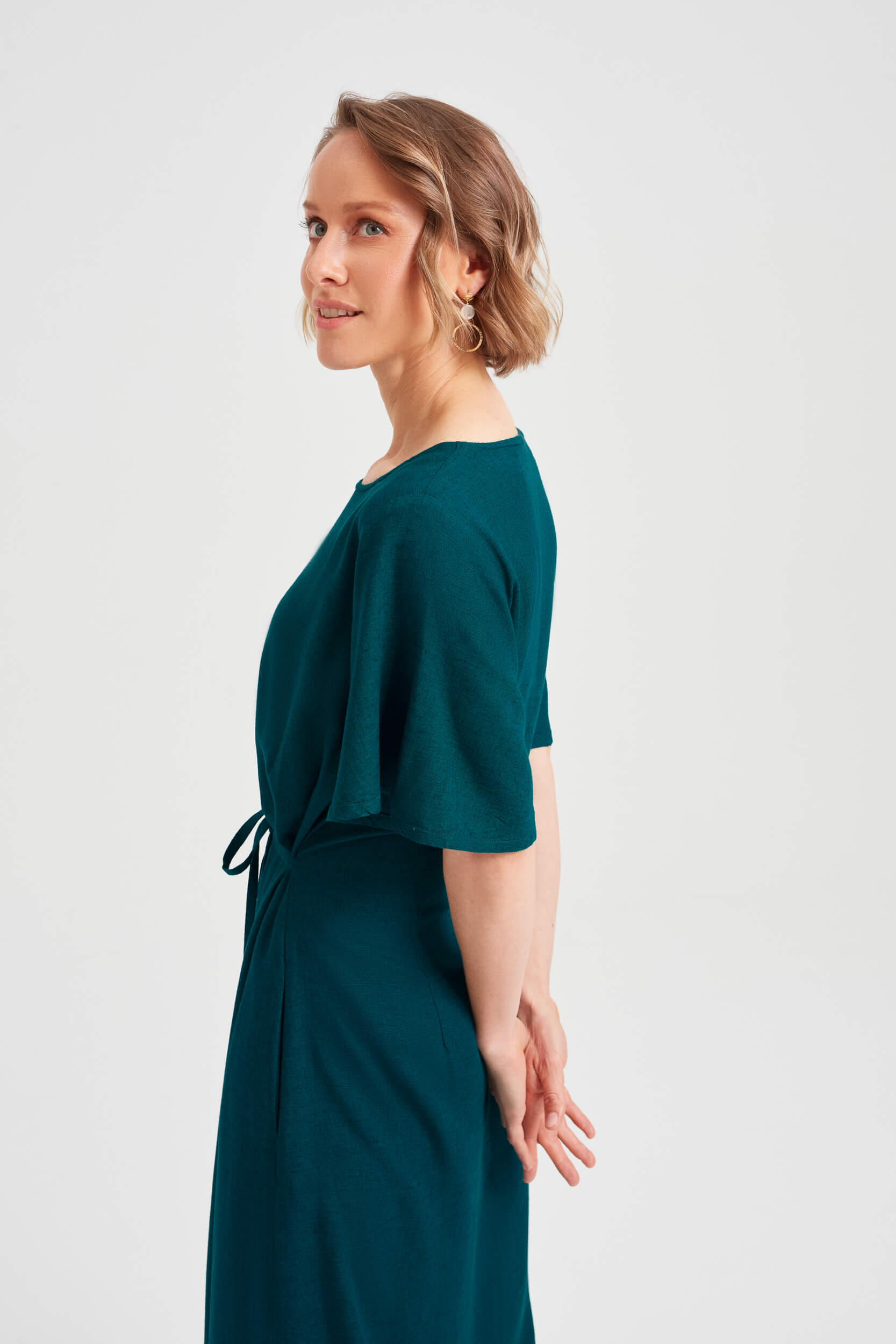AYANI NIKA cocktailkleid grün stilvoll und schmeichelhaft
