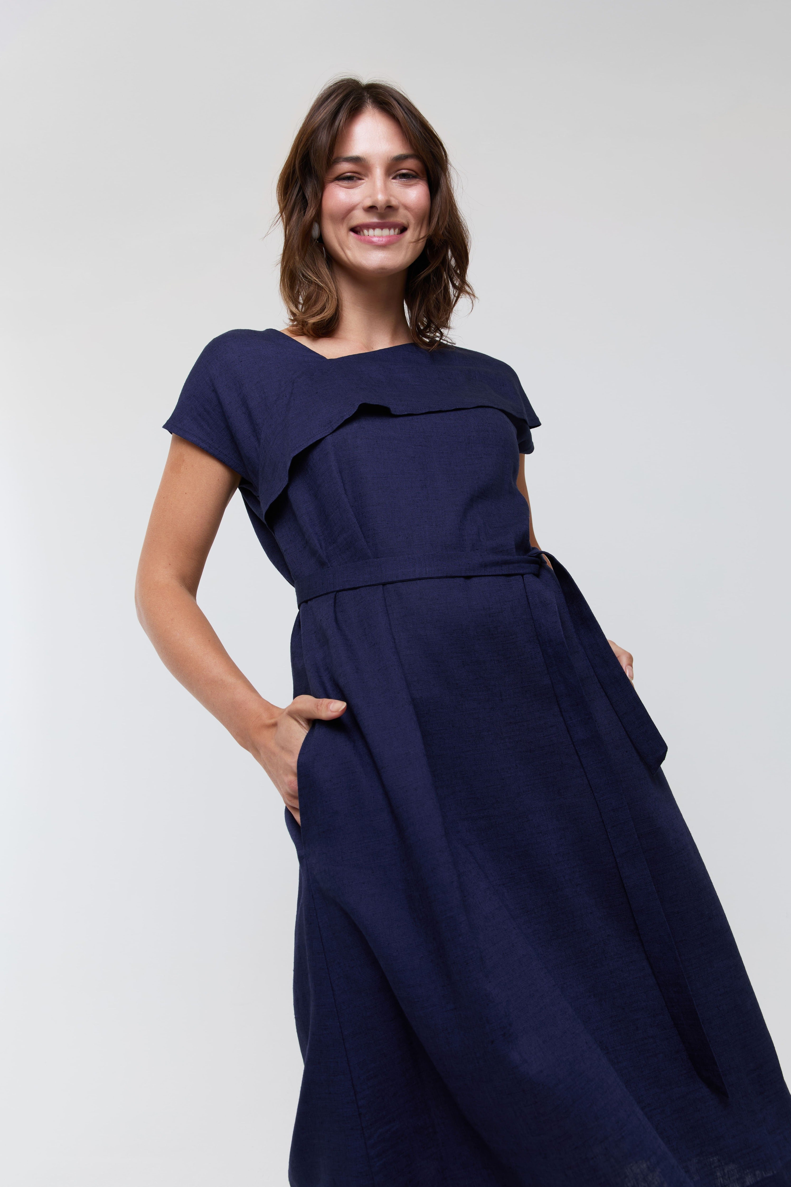 Daniela elegantes blaues kleid midi nachhaltige mode mit Taschen