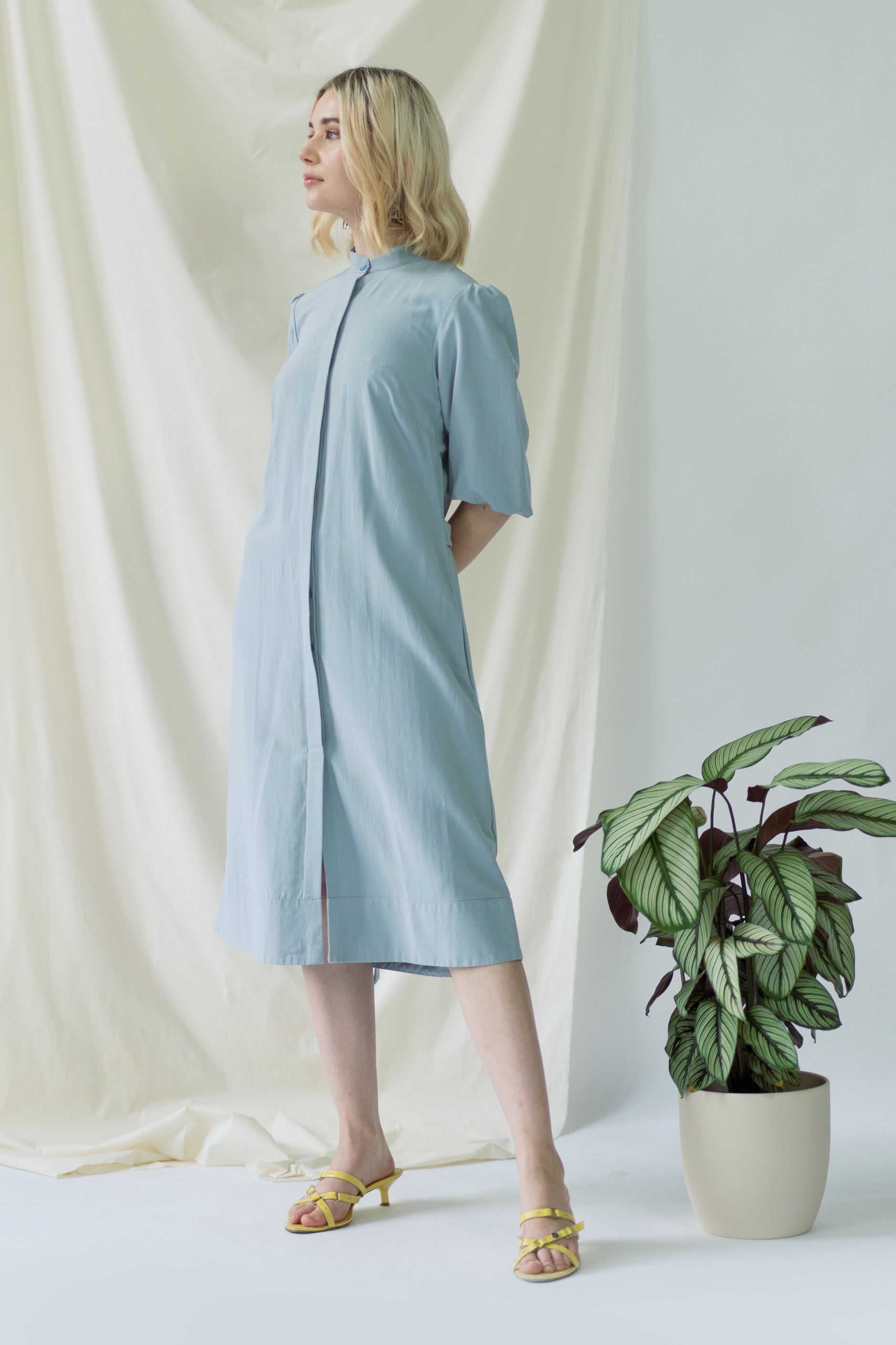 Hellblau Midi Cocktailkleid mit Puffärmel - AYANI