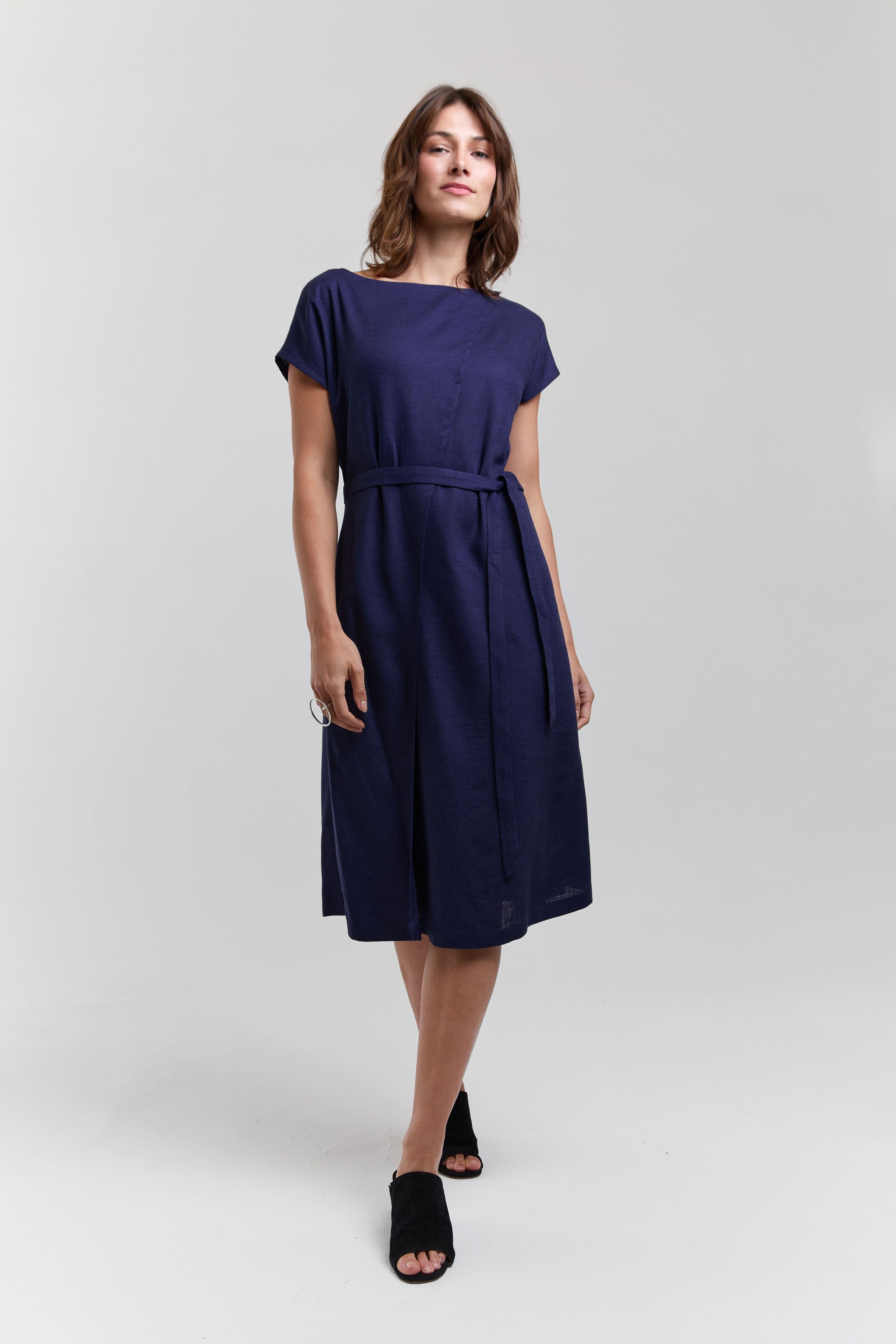 Julia | Elegantes Midi Kleid mit Taillenbändern in Dunkelblau