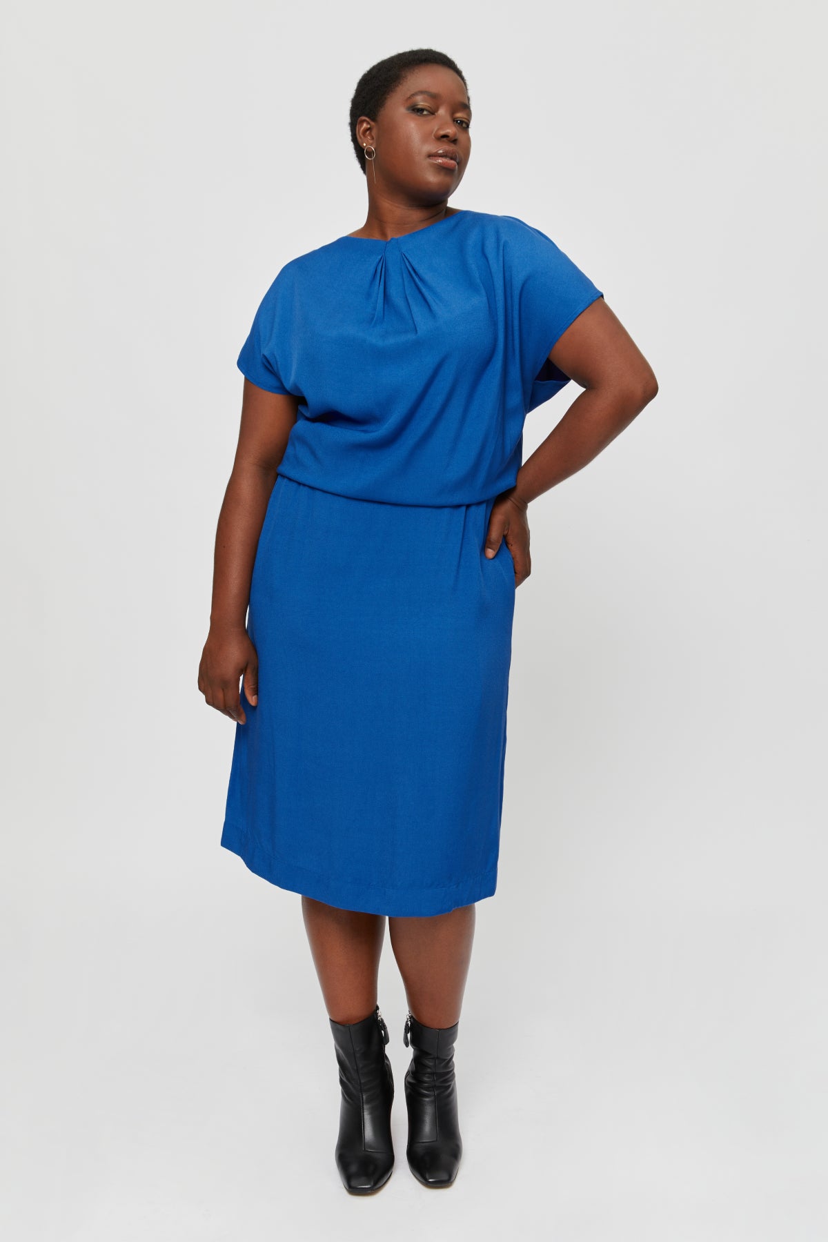 Blue Work Dress AMY for Women. Midi Pencil Skirt Dress · Elegant Office Dress with Pockets - AYANI