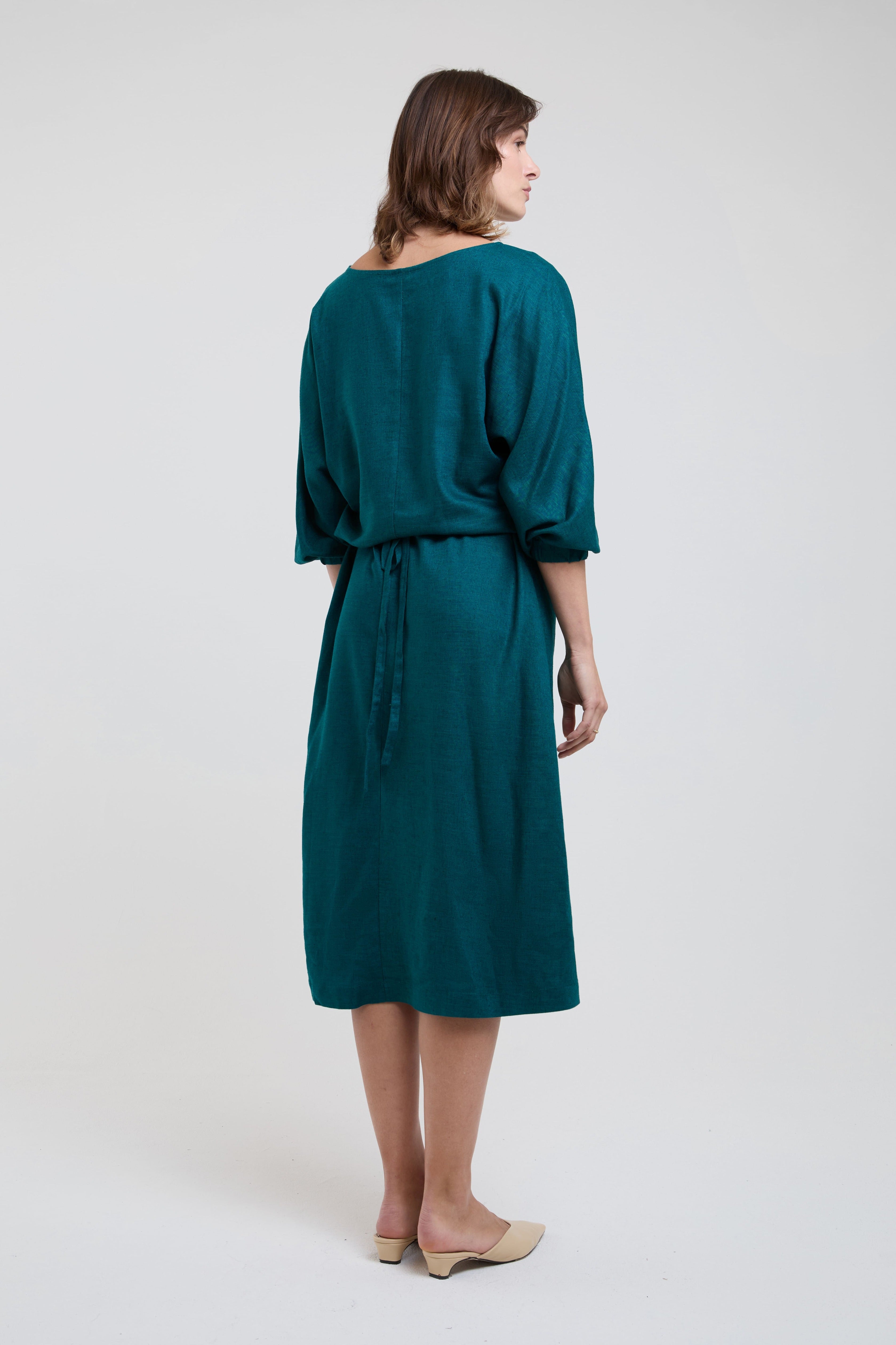 Andrea | Midi Kleid mit langen Ärmeln und verstellbarer Taille in Grün