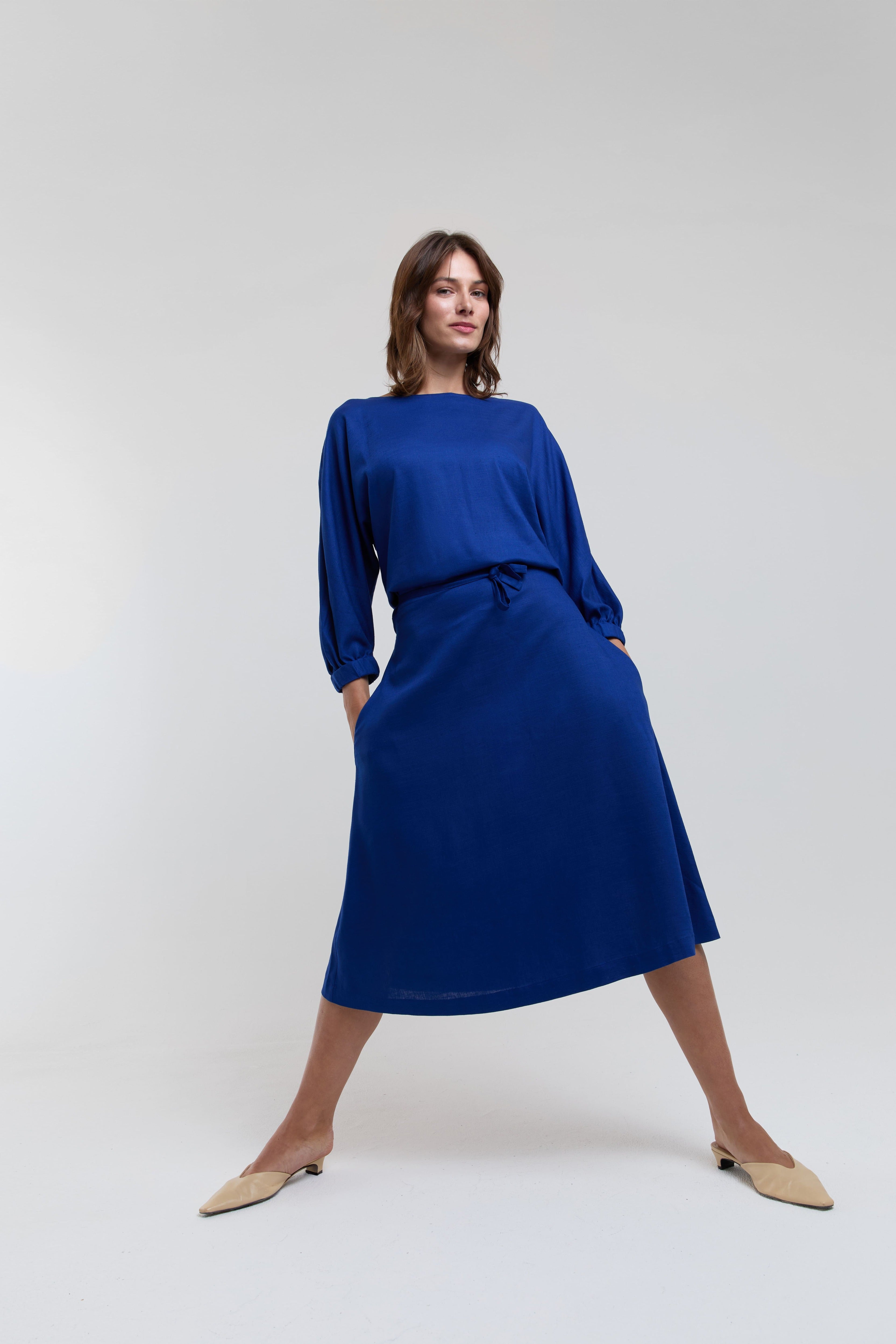 Andrea | Midi Kleid mit langen Ärmeln und verstellbarer Taille in Blau