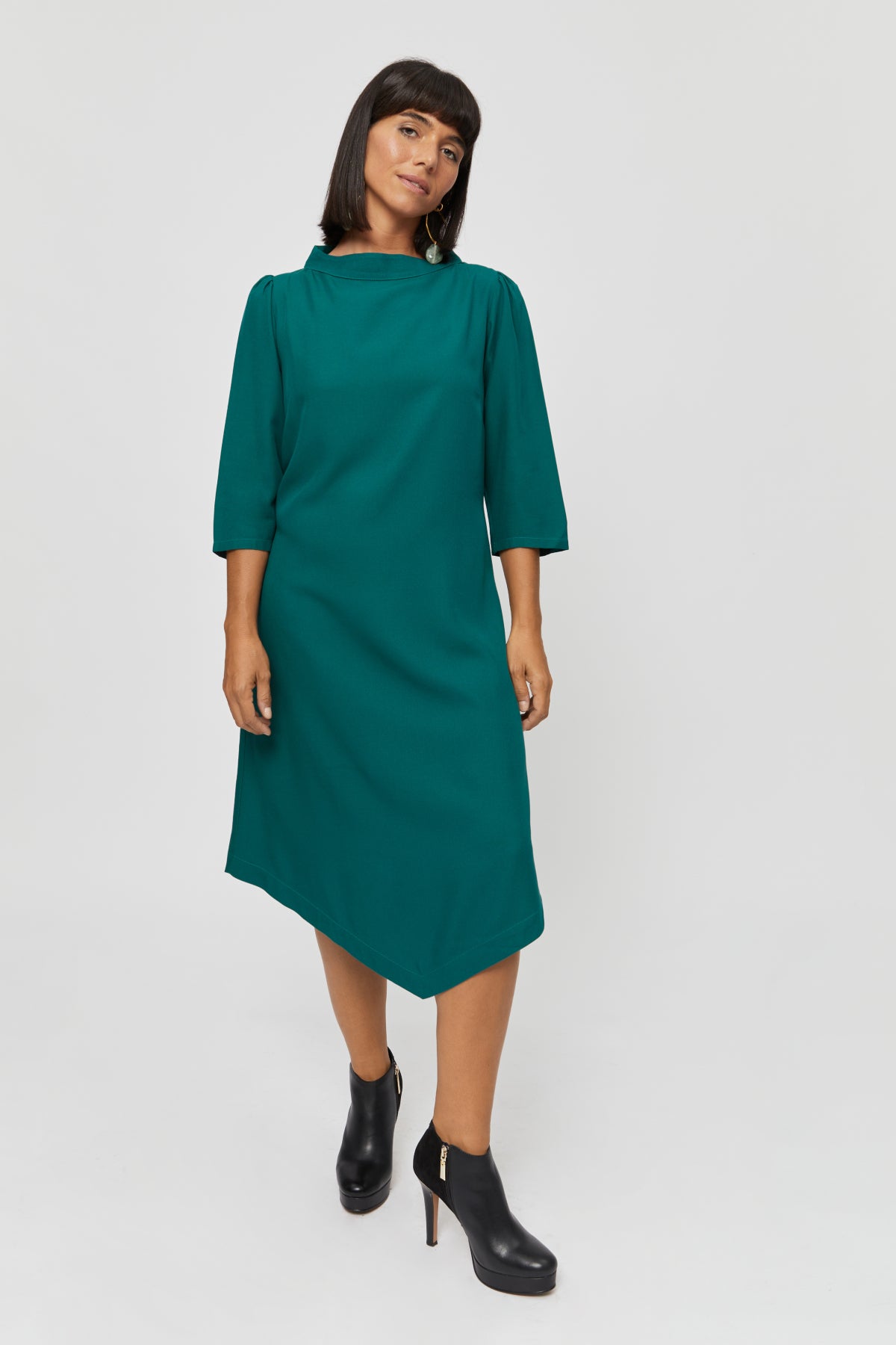 Suzi | Kleid mit Bootsausschnitt und Gürtel in Grün