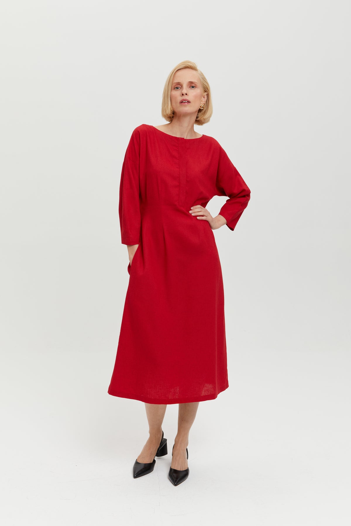 Lusin | Midi Linen Dress with Button-Front in Red