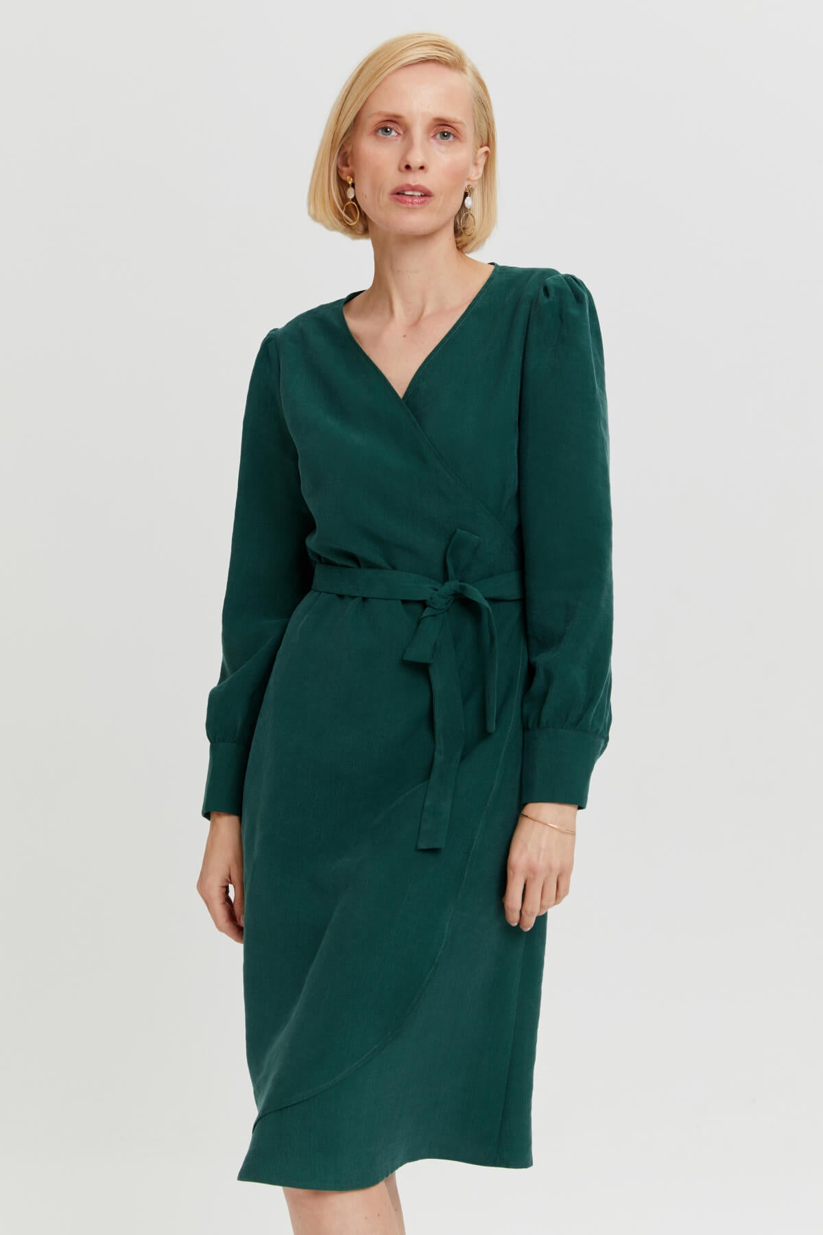 Sophie | Classy Wrap Dress with Puff Sleeves and Tie Waist in Forest Green