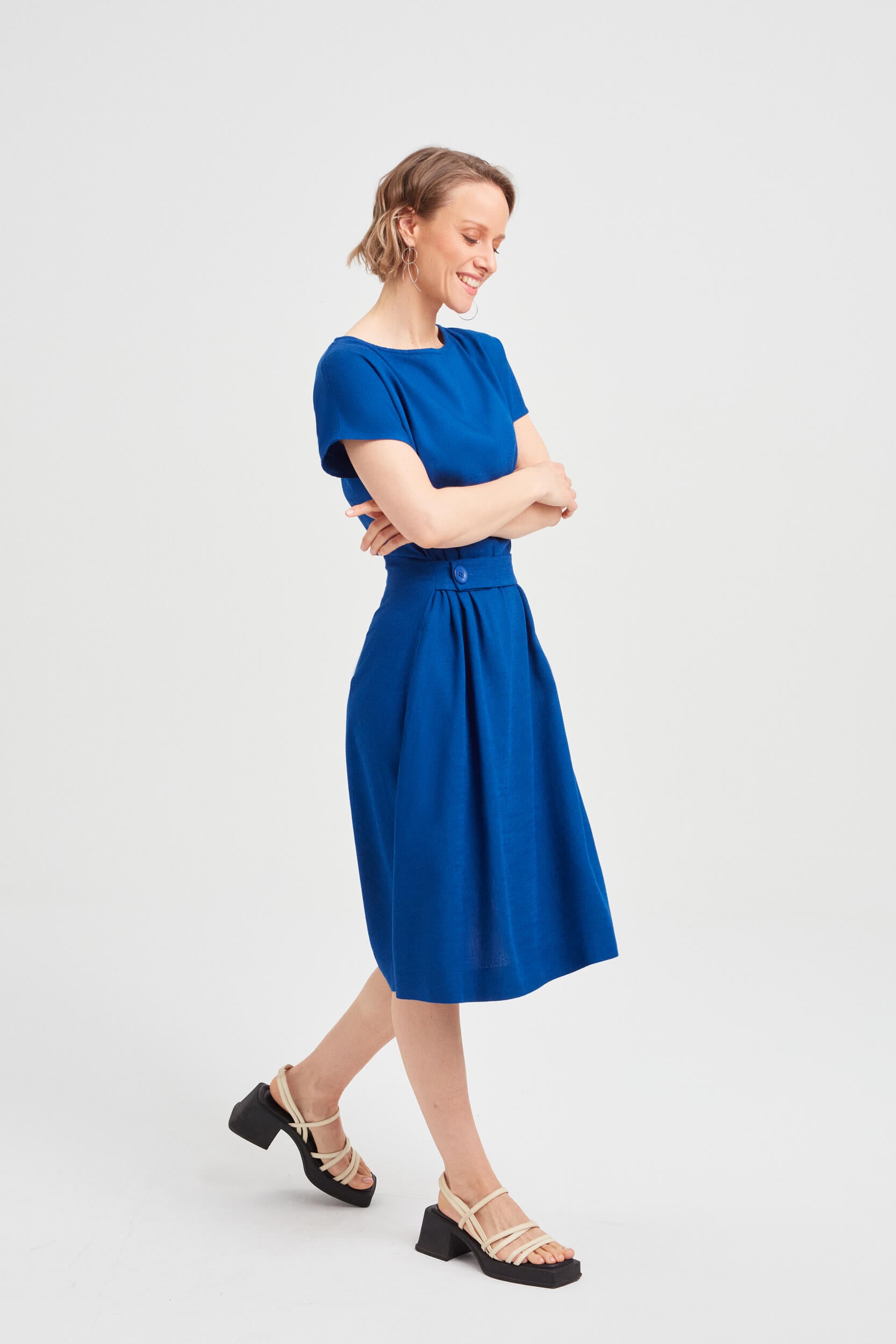 AYANI_SATI_blaues_sommerkleid_elegant_und_vielseitig_online_kaufen