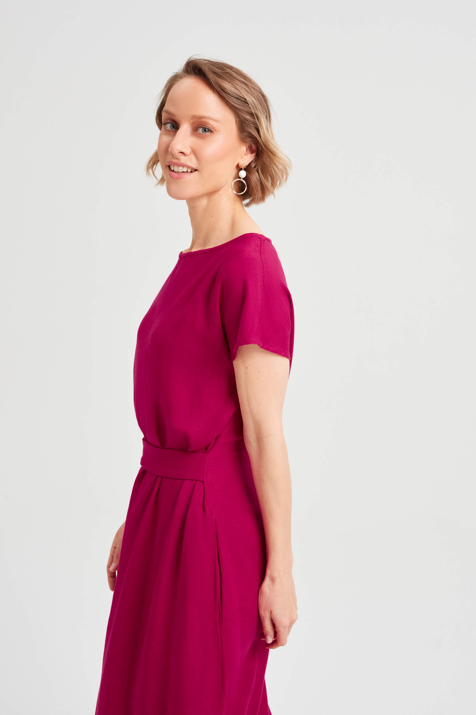 AYANI SATI rotes leinenkleid elegant und zeitlos online kaufen