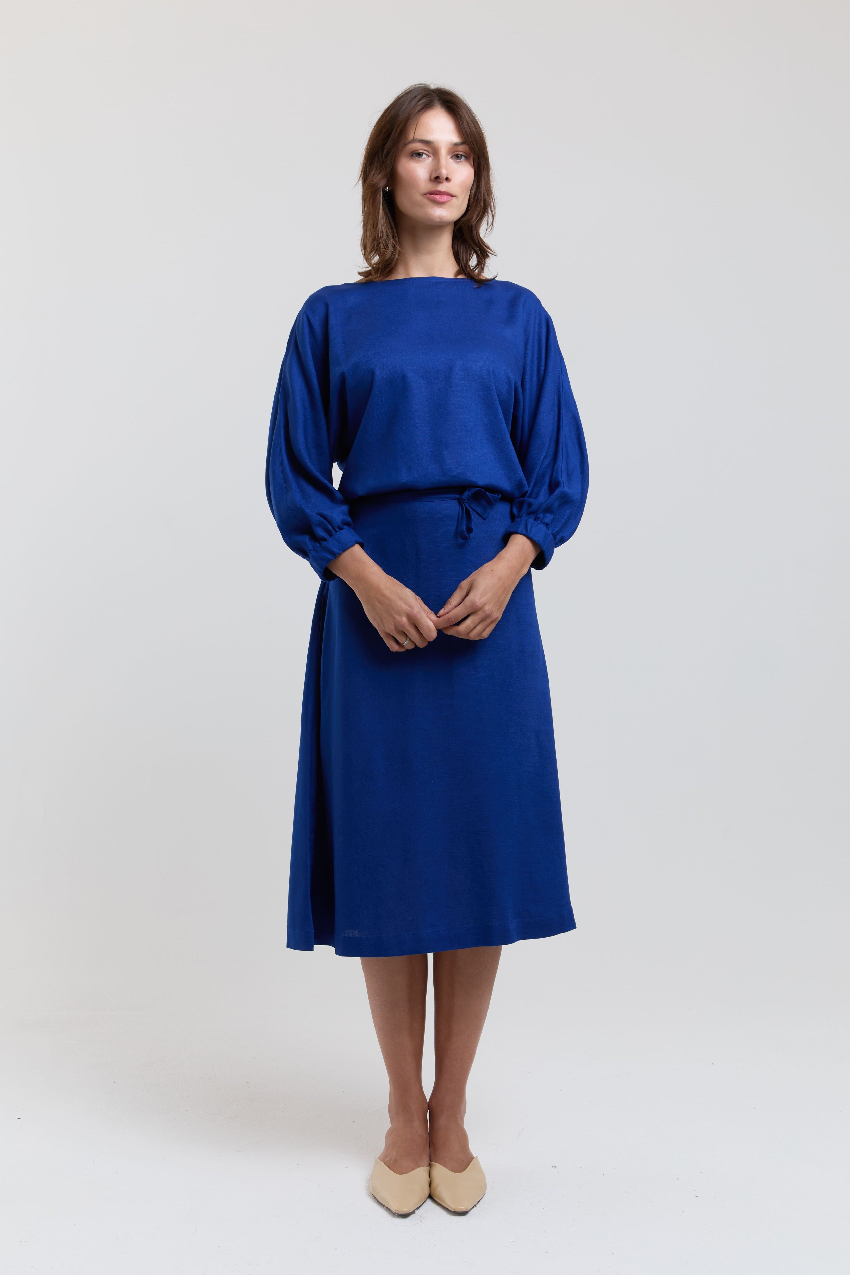 blaues midi kleid damen verstellbare taille fledermausärmel Sommerkleid von AYANI