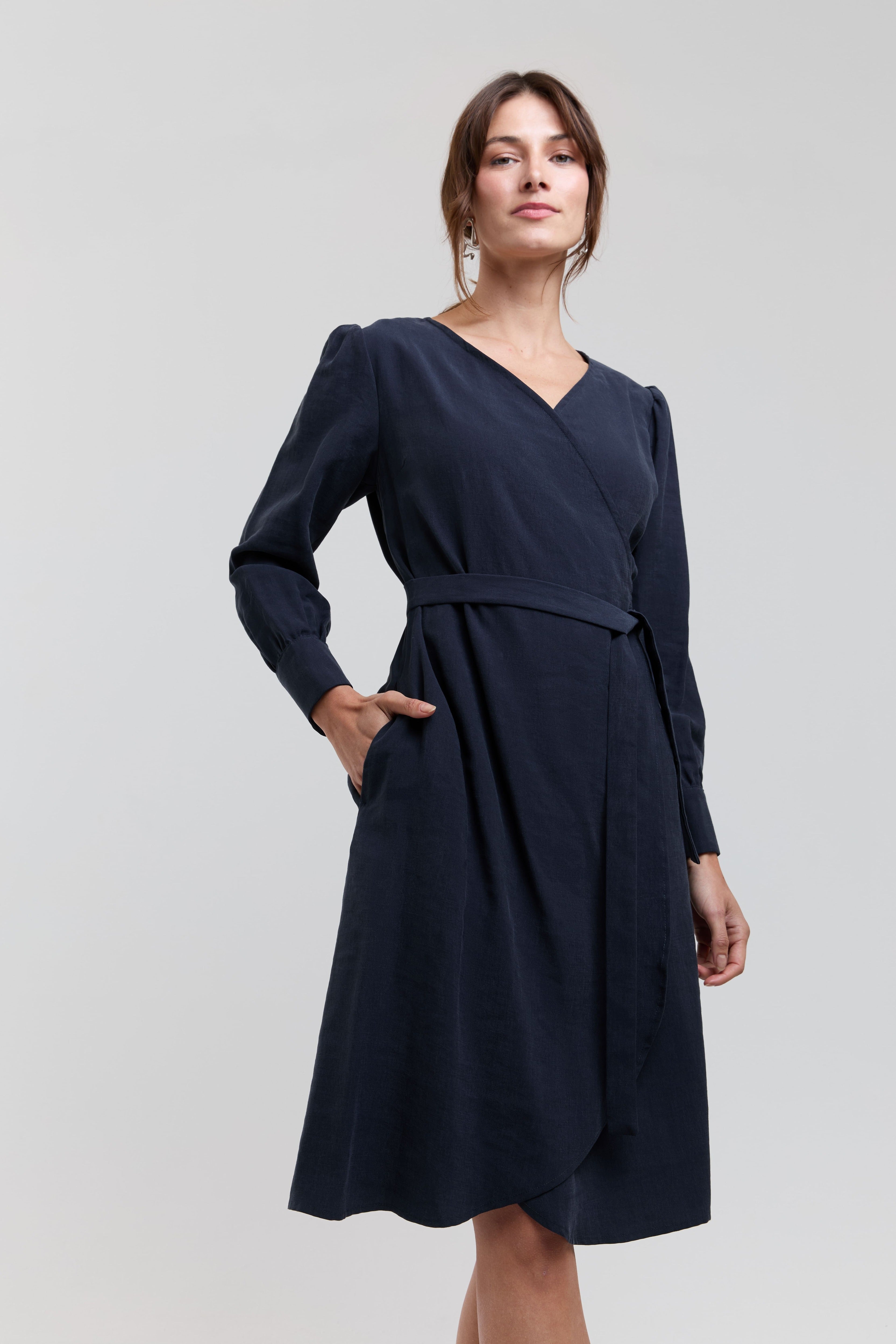 navy wickelkleid langarm nachhaltiges damenkleid