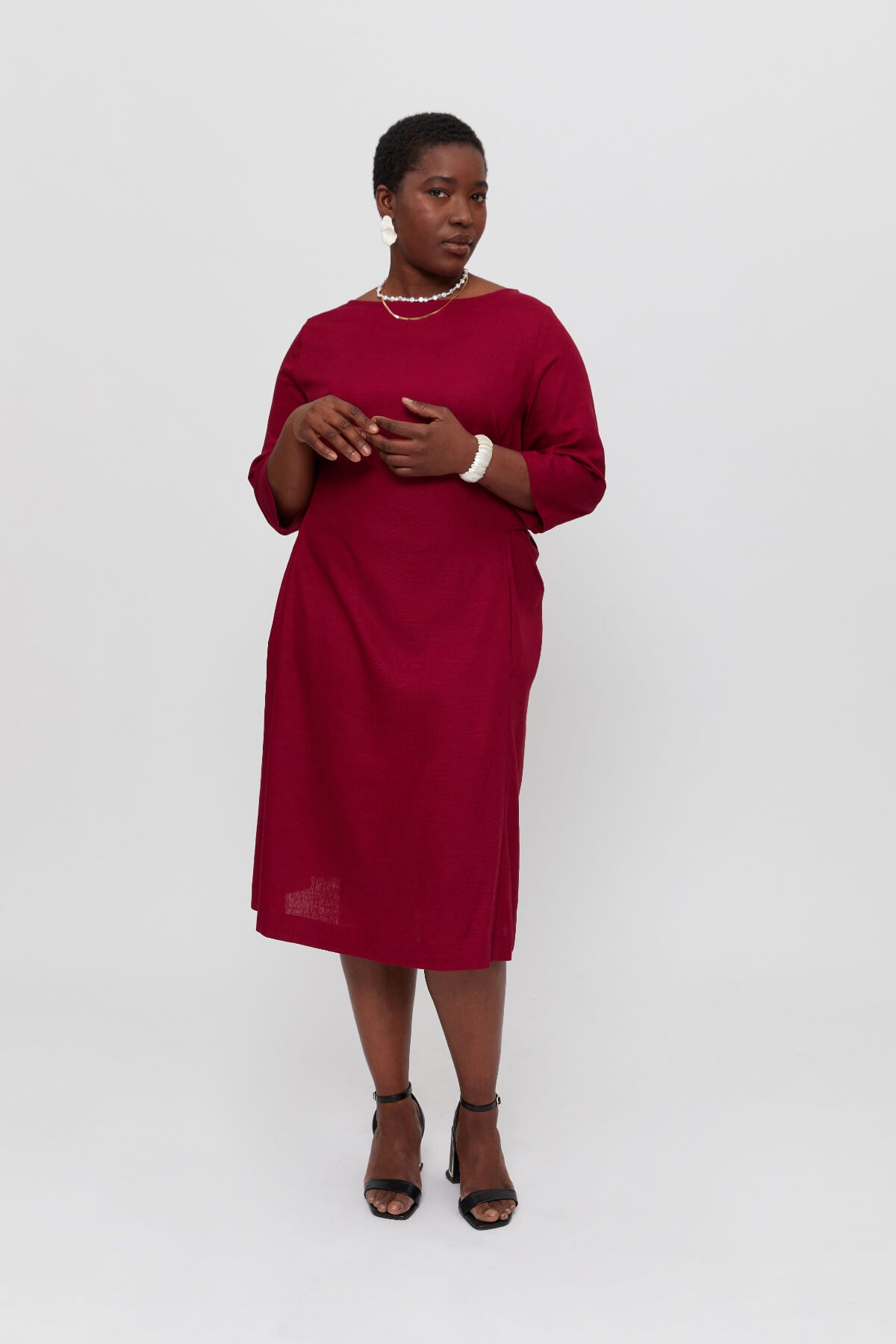 Rotes A Linie Kleid EMILIA · Maxi Kleid Langarm · Festliches und Elegantes Kleid mit Taschen - AYANI