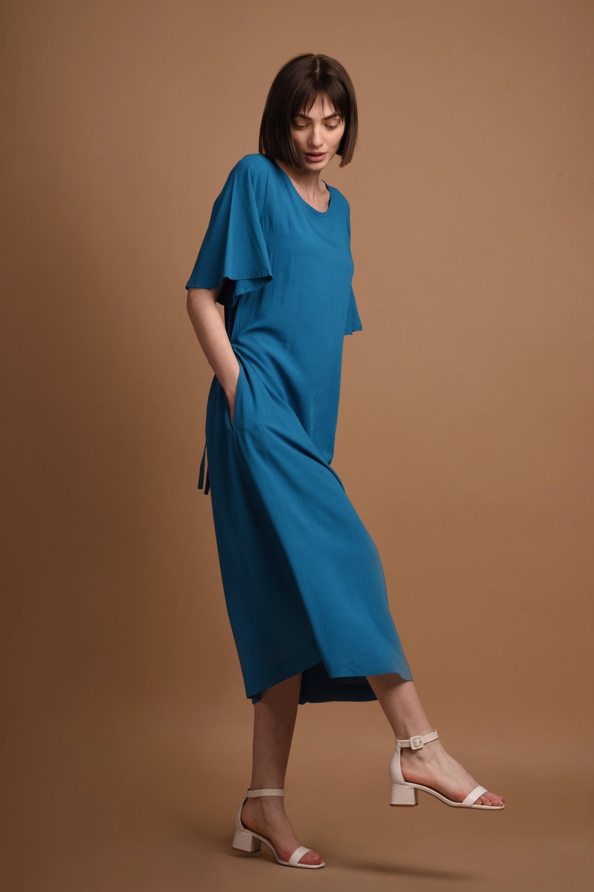 Nika | Round Neck Dress with Butterfly Sleeves in Royal Blue